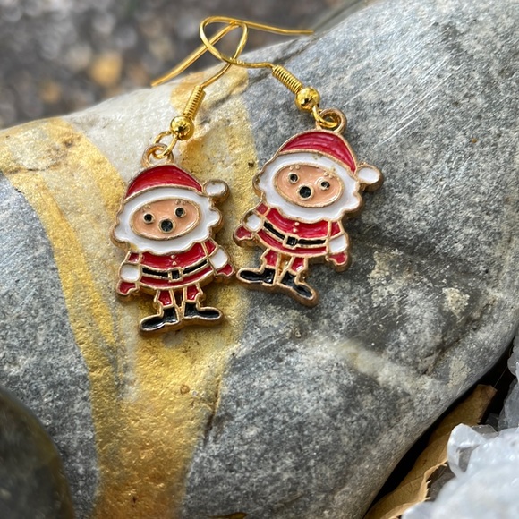 3/15 Handmade Christmas Santa Enamel & Goldtone Earrings w Hypoallergenic Hooks - Picture 1 of 2
